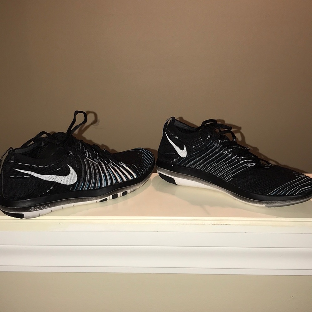 Nike free tennis shoes